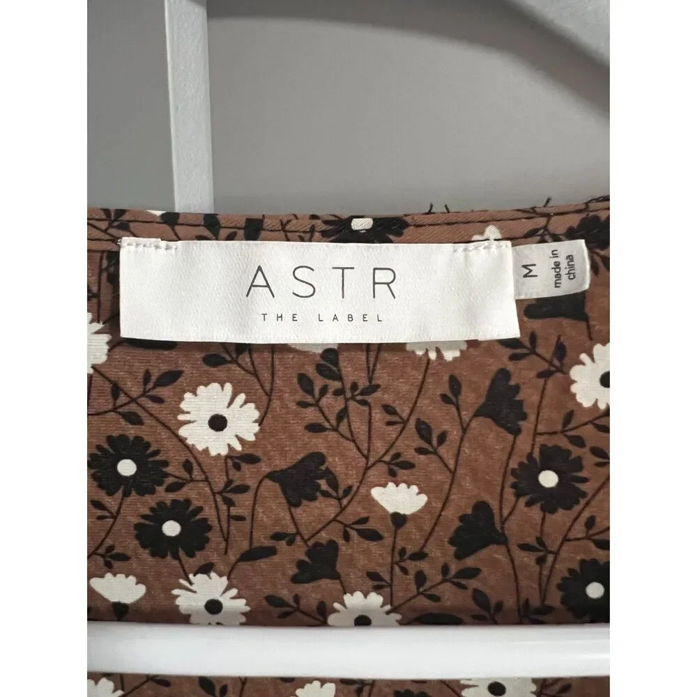 NWOT ASTR The Label Lula Collar Top Puff Long Sleeve Floral Print Blouse Medium